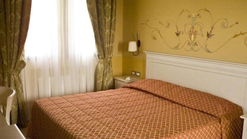 Hotel La Fornace San Vicenzo di Galliera Exterior foto